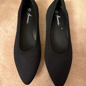 Arromic Women's Black Textured Flats